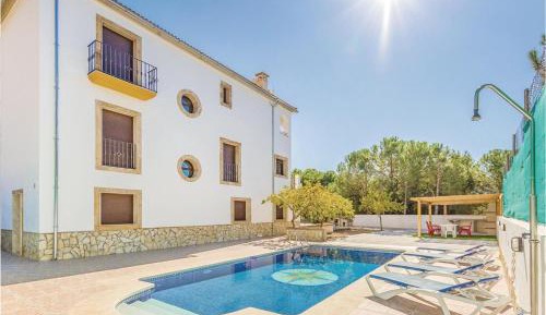Four-Bedroom Holiday Home