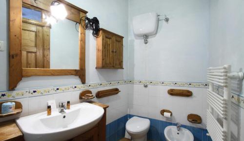 Studio (2 Adults + 2 Children)