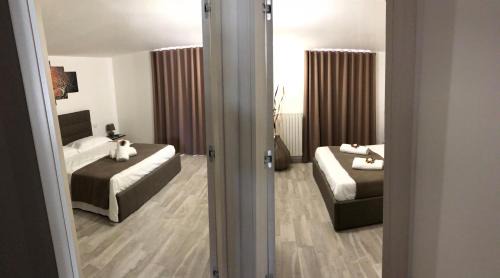 Deluxe Room with Shared Bathroom