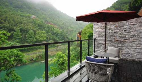 Lake View Villa (Twin)