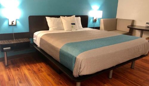 King Room - Disability Access - Non-Smoking