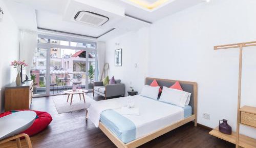 Apartment with Balcony