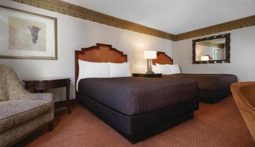 Manor Double Queen Room