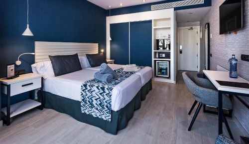 Deluxe Double Room with Balcony and Sea View