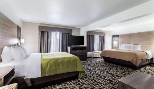 Suite with King Bed and Queen Bed - Non-Smoking