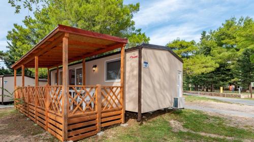 Superior Mobile Home (4 Adults + 2 Children)