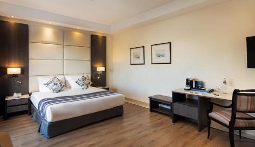 Junior Suite with Balcony