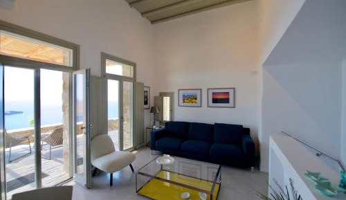 One Bedroom Maisonette with Sea View