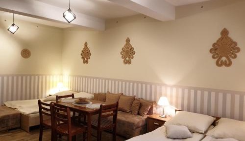 Family Room (6 Adults)