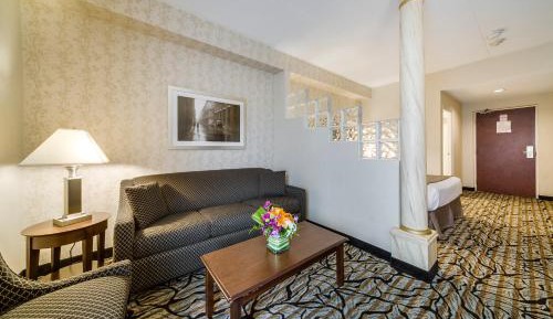 Queen Suite with Sofa Bed