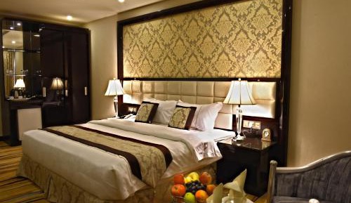Deluxe King Room
