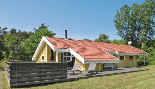 Four-Bedroom Holiday Home