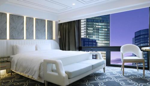 Deluxe Queen Room