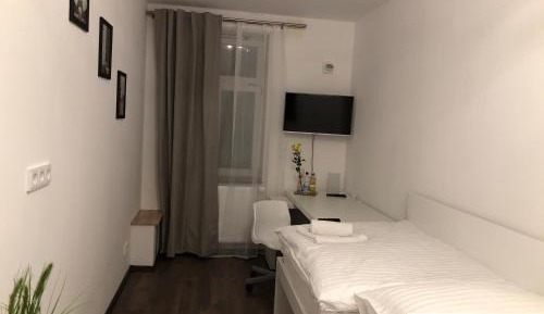 Single Room with Shared Bathroom