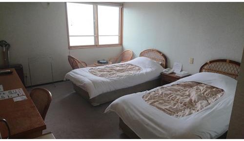 Twin Bed Room