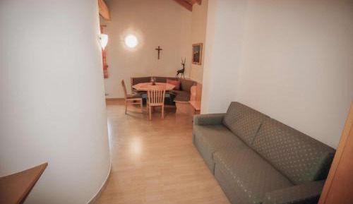 One-Bedroom Apartment with Sofa Bed