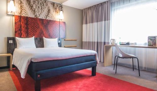 Accessible Room with One Double Bed