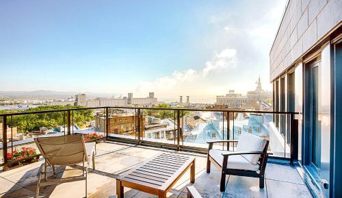 Suite with Balcony and City View