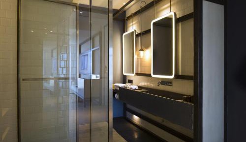 Deluxe Room with Balcony