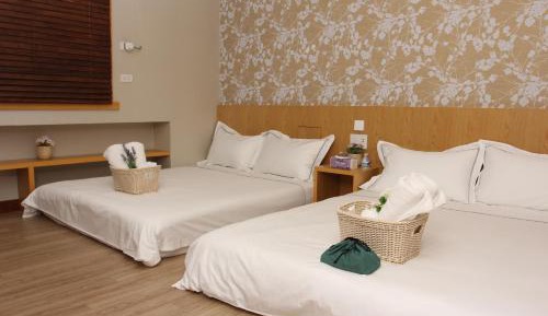 Quadruple Room with Private Bathroom