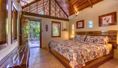 Bungalow with Garden View