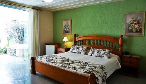 Deluxe King Suite