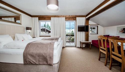 Apartment with Mountain View