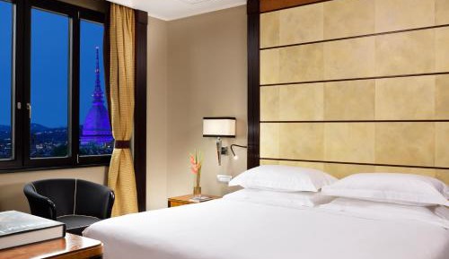 Junior Suite with City View