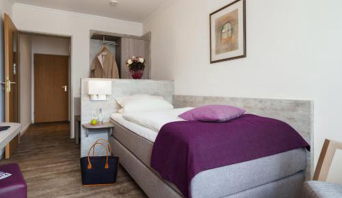 Deluxe Single Room