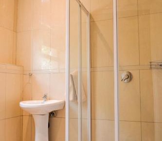 Deluxe Double Room (2 Adults + 1 Child)