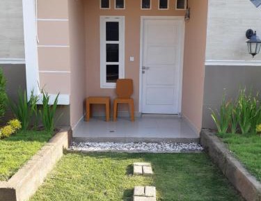 Deluxe Room (2 Adults + 1 Child)