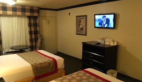 Queen Room with Two Queen Beds - Non-Smoking