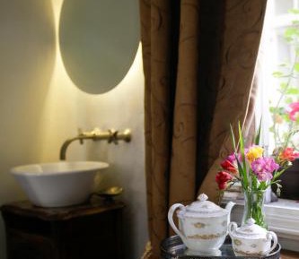 Standard Double Room with Shared Bathroom