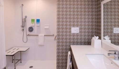 One-Bedroom King Suite - Non-Smoking