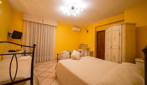 Triple Room