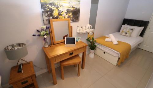 Twin Room with Bathroom