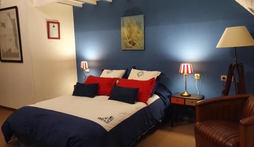 Deluxe Room (2 Adults + 1 Child)