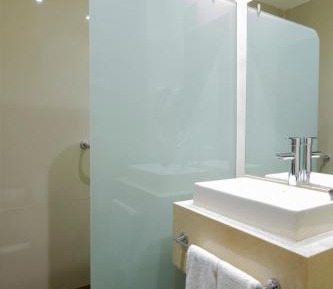 Deluxe Master Suite