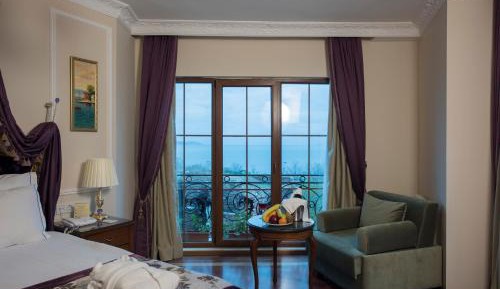Deluxe Suite Sea and Bucoleon Palace View