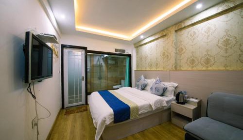Double Room with Private Bathroom