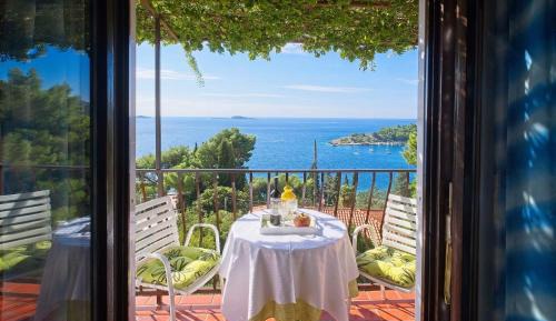 Triple Room with Sea View