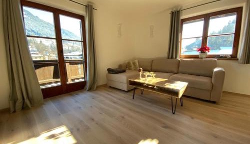 Apartment with Mountain View Upper Floor