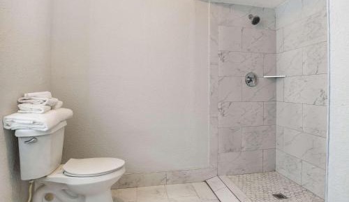Two Double Beds, Mobility Accessible Suite, Roll-In Shower, Non-Smoking