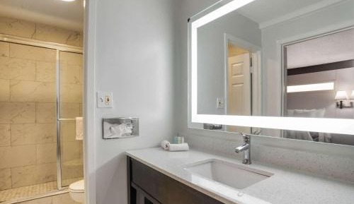 Suite with Two Double Beds - Non-Smoking