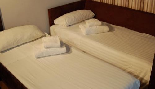 Family Studio (2 Adults + 2 Children)