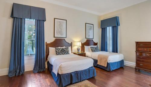 Junior Suite with Two Queen Beds