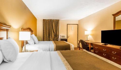 Queen Room with Two Queen Beds - Non-Smoking