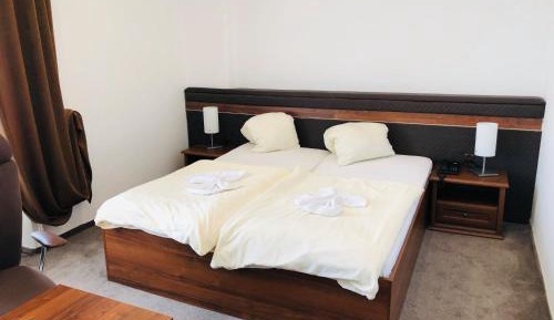 Deluxe Double Room with Shower