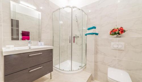 Deluxe Double or Twin Room with City View