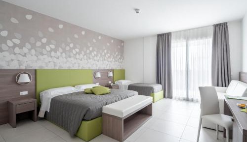 Junior Suite with Terrace and Hot Tub